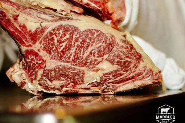 Comment cuire une côte de boeuf maturée (dry aged) à la perfection : astuces et conseils - Marbled Beef