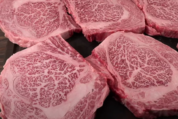 Découvrez tout sur le boeuf de Kobe : élevage, goût, tendreté et où en trouver - Marbled Beef